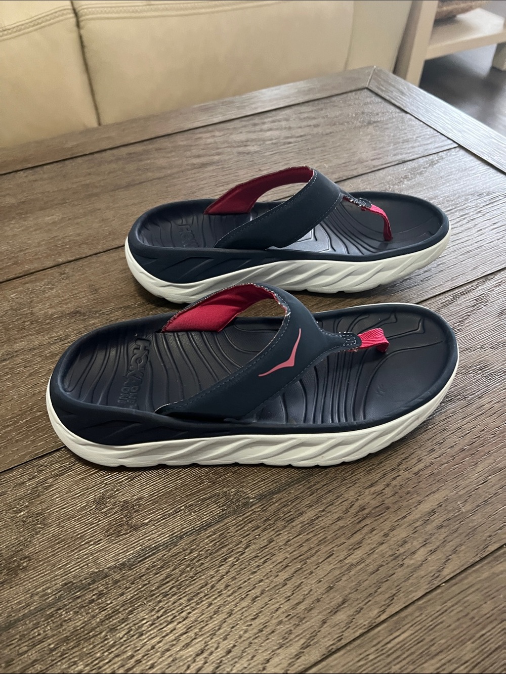 Women’s HOKA Navy and Pink Comfort Flip Sandals Sz 7-7.5 - Picture 4 of 4